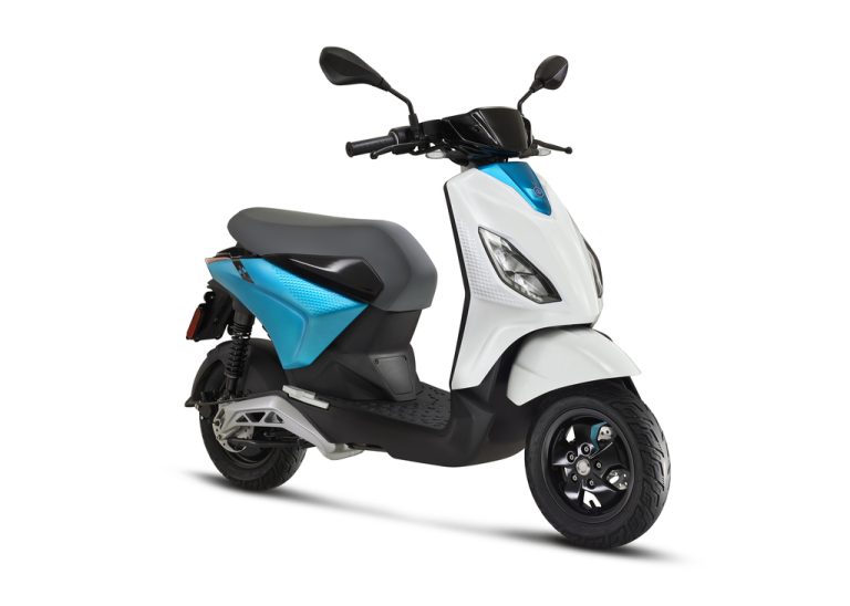 2021_06_Piaggio_one_bicolor_3-4AntDX_bianco-1024x731-1024x1024